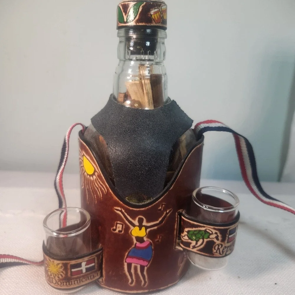 VTG Dominican Leather Bar Set – Bermúdez Rum Flask Empty+ 2 Shot Glasses